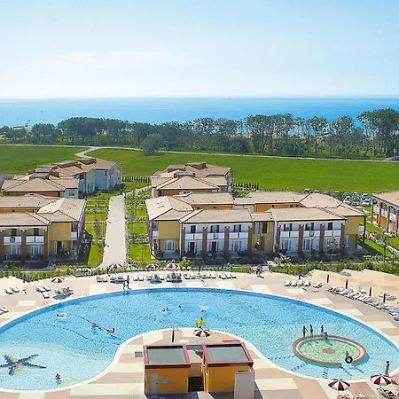 In Villaggio Ai Pini In Lido Altanea *